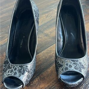 Princess Vera Wang Glittery Black Lace Heels